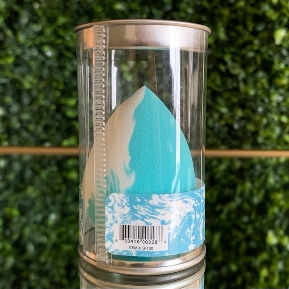 Cinema Secrets Pro Blender Makeup Sponge Latex Free in Teal & White | NEW - Picture 7 of 8